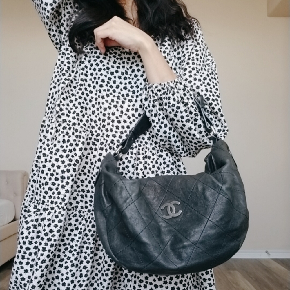 ❗SOLD❗EUC CHANEL black caviar hobo handbag - Picture 3 of 13